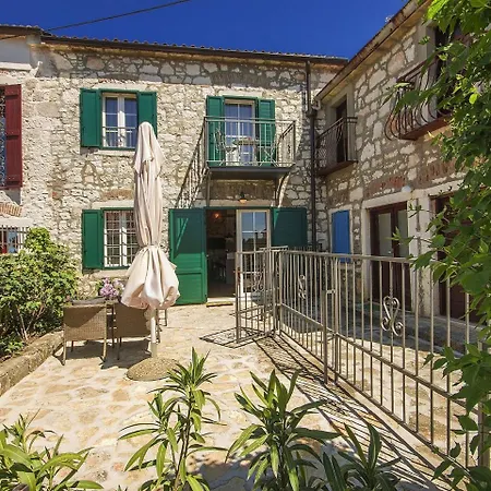 Charming Seaside In