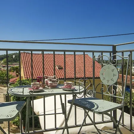 Charming Seaside In Ferienhaus Vrsar