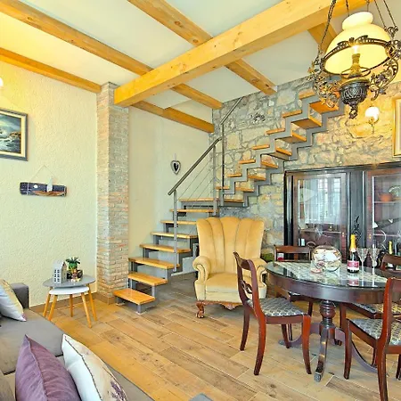 Charming Seaside In Holiday home *